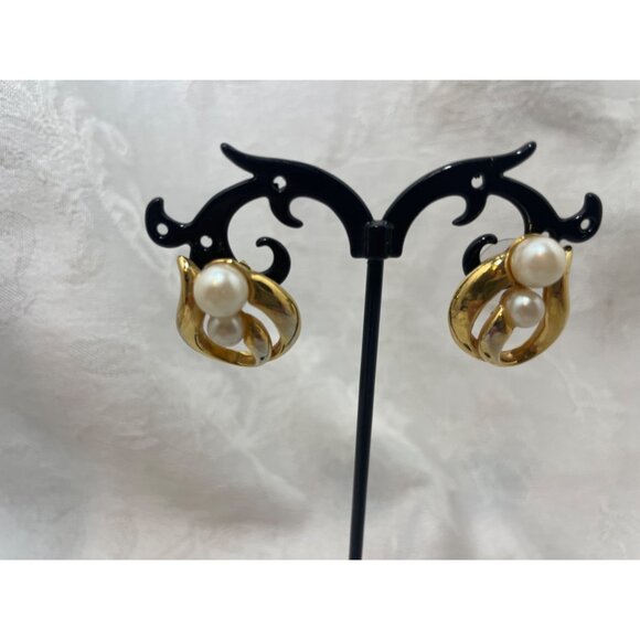 Vintage Avon Goldtone Faux Pearl 1” Swirl - Picture 3 of 5